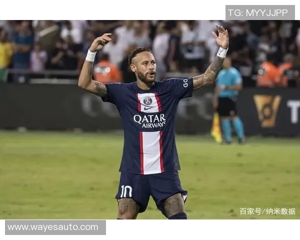 足球明星实力全面解析：从进攻到防守的全方位评价与成长轨迹