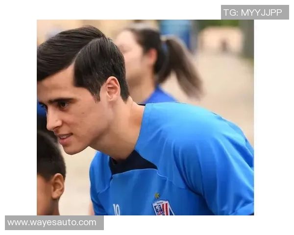 中国足球球星帅气头像男展现风采 高颜值球员走进聚光灯